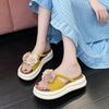 Zweifarbige Blumen-Plateau-Slipper Damen 2025 Sommer neu Koreanische Version Feenwind flache Sohle Studentenmode Strand coole Slipper