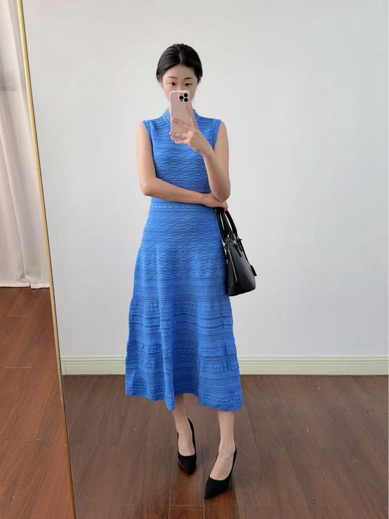 French Ripple Sleeveless Knit Dress – Solid Color, Round Neck, Hollow Design for Early Spring