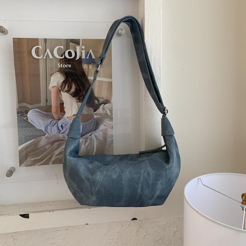 Large-capacity women's bags autumn new suede dumpling bags to work commuter bags fashionable and simple shoulder bags