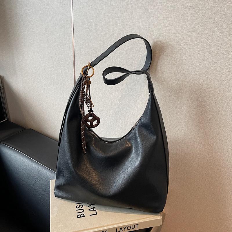 Large-capacity Simple Bag Women's Autumn and Winter New Trendy Fashion High-end Shoulder Bag Casual Commuter Bag