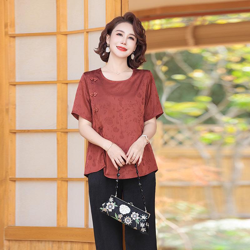 

Summer 2025 Trendy Two-Piece Set for Middle-Aged Women - Stylish Short-Sleeved T-Shirt & Bottoms XL