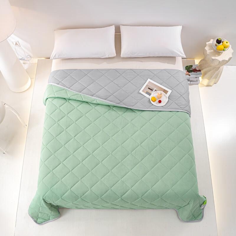 

Cooling Fiber Summer Quilt