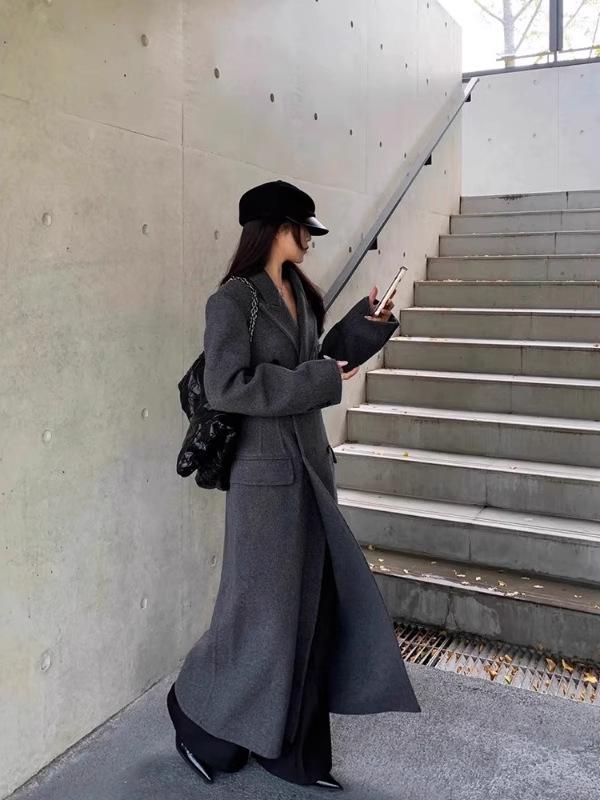 Plus Size Women's Oatmeal Wool Coat – Korean Style, Slimming, Loose, Thick, Knee-Length for Autumn/Winter.