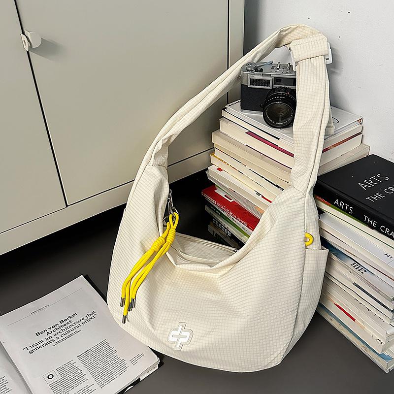 

Light casual dumpling bag new lazy wind sports messenger bag women s large capacity shoulder messenger bag белый