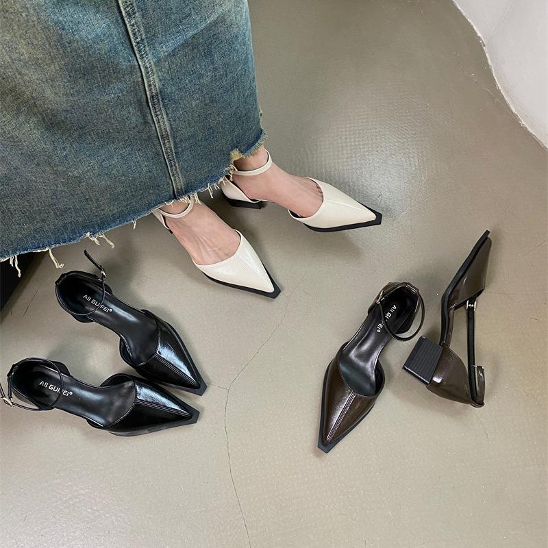 Γυναικεία Παπούτσια Ψηλοτάκουνα με Αγκράφα 2025 Άνοιξη/Καλοκαίρι Νέα Γαλλικά Παπούτσια με Χοντρό Τακούνι Pump Ρετρό Γυναικεία Σανδάλια Gladiator με Μυτερό Χοντρό Τακούνι