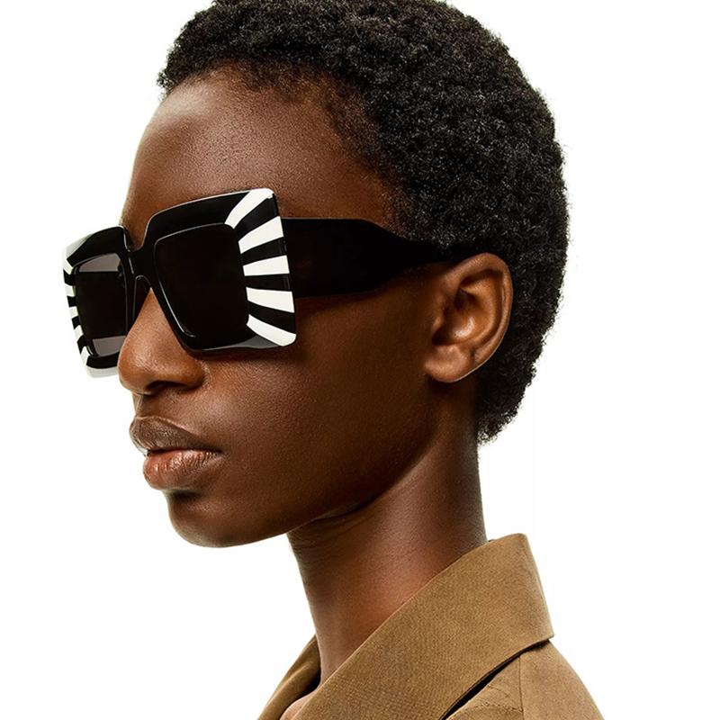 Fashion Square Sunglasses Women Luxury Punk Stripe Big Shades UV400 Gafas De Sol Mujer Trendy Sun Glasses Female