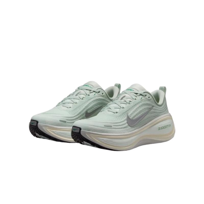 Nike Women s W Nike Vomero Plus Running Shoes 38