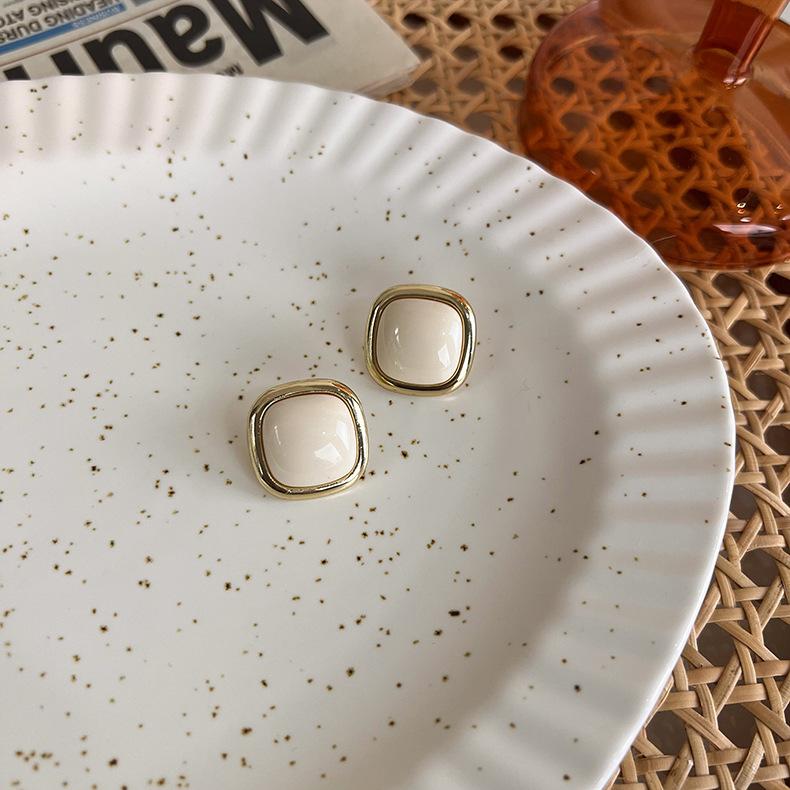 Геометрические квадратные серьги из смолы простые молочно-белые мягкие сестра атмосферные пусеты серьги-подвески тренд