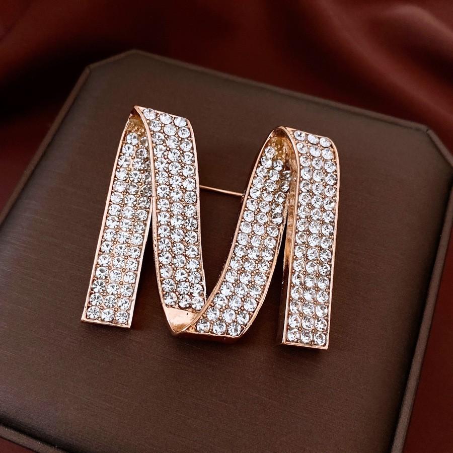 Średniowieczna Vintage Broszka z Kontrastującą Pszczołą Inkrustowana Diamentami Retro Lekki Luksus High-endowa Korsaż Wykwintne Wszechstronne Dodatki Kobiety