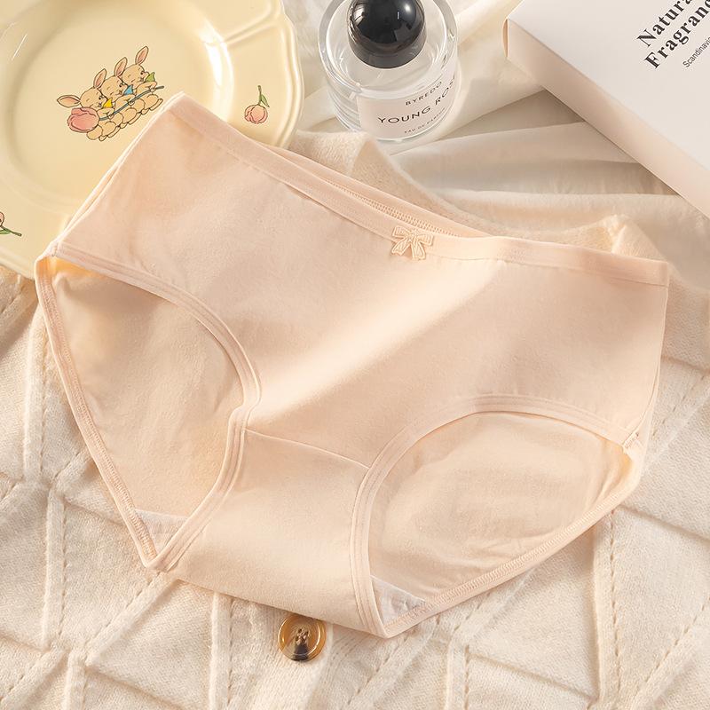 Ladies Spring and Autumn Simple Lovely Pure Color No Scars Comfortable Breathable Antibacterial File Waist Triangle Briefs