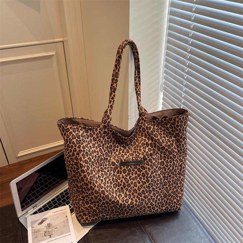 

Тканевая сумка с леопардовым принтом женская большой вместимости новая осенне-зимняя универсальная сумка через плечо для досуга и поездок на работу сумка-тоут коричневый