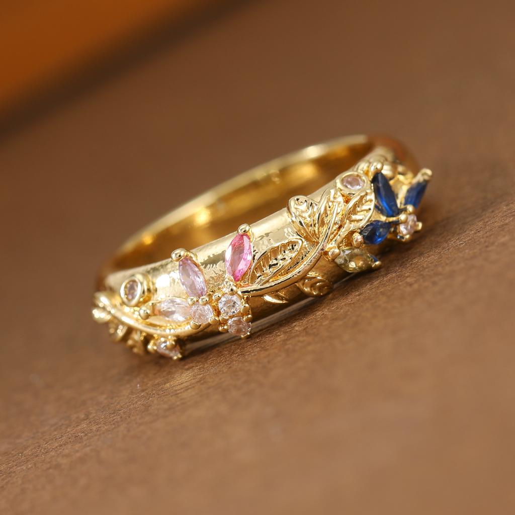 Elegant Floral Shaped Synthetic Gemstone Ring Copper Material Women Ring For Commute