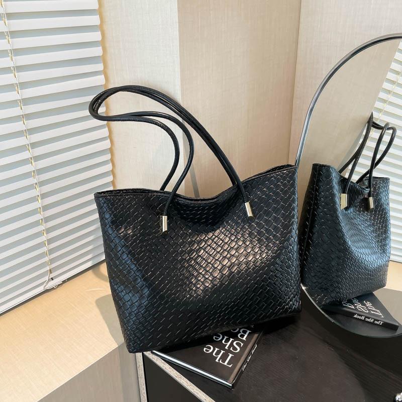 Grenzüberschreitende gewebte Handtasche mit großem Fassungsvermögen für Damen, 2025 neue Vintage- vielseitige Schultertasche mit Unterarmgriff und Tragetasche.