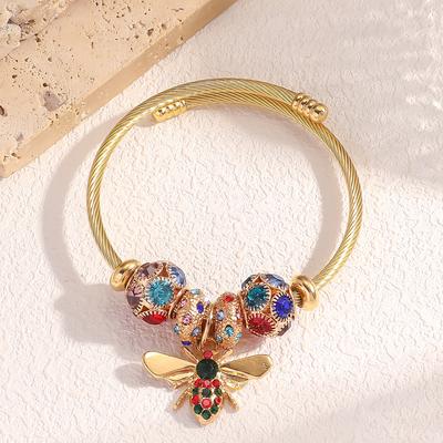 1 modisches Damen-Armband mit mehreren Elementen und kleinen Bienenperlen für den täglichen Gebrauch und als Reiseaccessoire