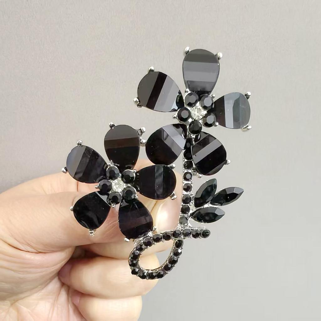 Barocker Luxus Blumendesign Brosche für Männer und Frauen Schmuckzubehör Hochzeit Feiertagsparty Geschenk