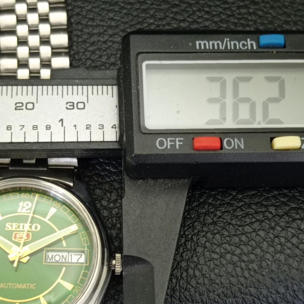 GENUINE VINTAGE SEIKO 5 AUTOMATIC JAPAN MENS GREEN COLOR DIAL WATCH A500810-5 R154-a500810