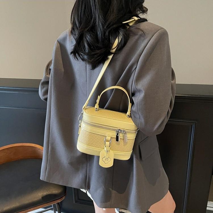 Handbag Bag Women's 2025 New Cute Girl Bucket Bag About Texture Shoulder Messenger Bag