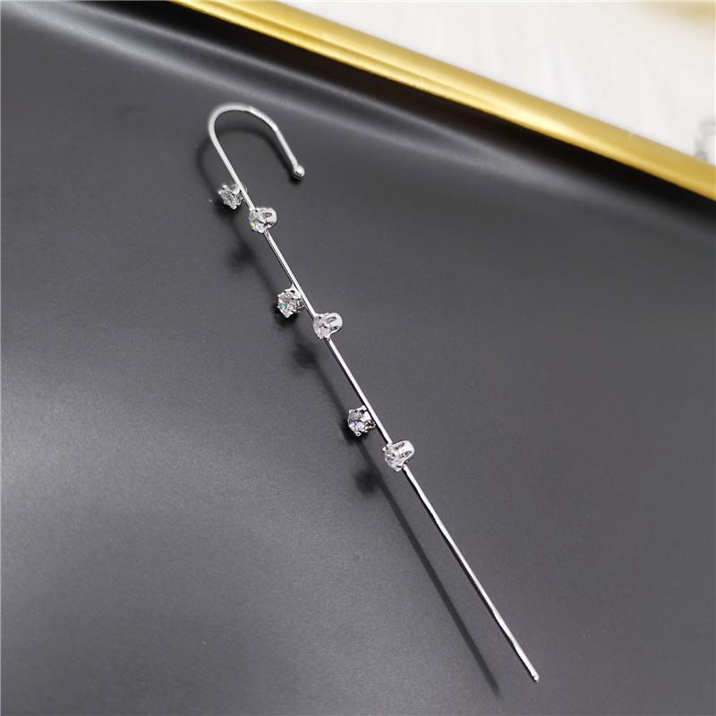 Modny Piercing Haczyk na Ucho z Cyrkonią z Klipsem na Małżowinę Uszną i Diagonalnym Designem Kości Ucha dla Kobiet