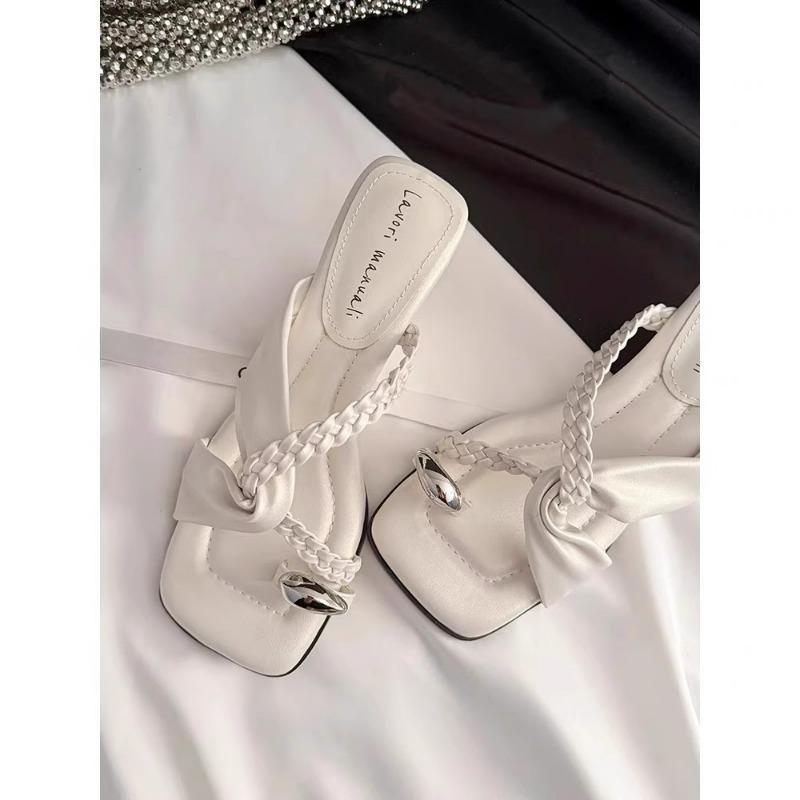 New Style of Women's Wedge Heel Shoes with Soft Soles and Woven One-line Beach Flip-flops