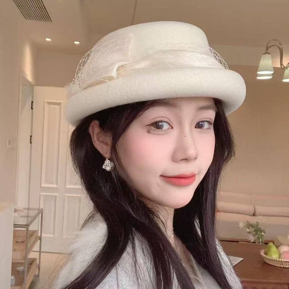 Light Luxury Winter French Crimped Woolen Top Hat Women's High-end Beret Gauze Elegant Basin Hat Shows the Face Is Small and Versatile