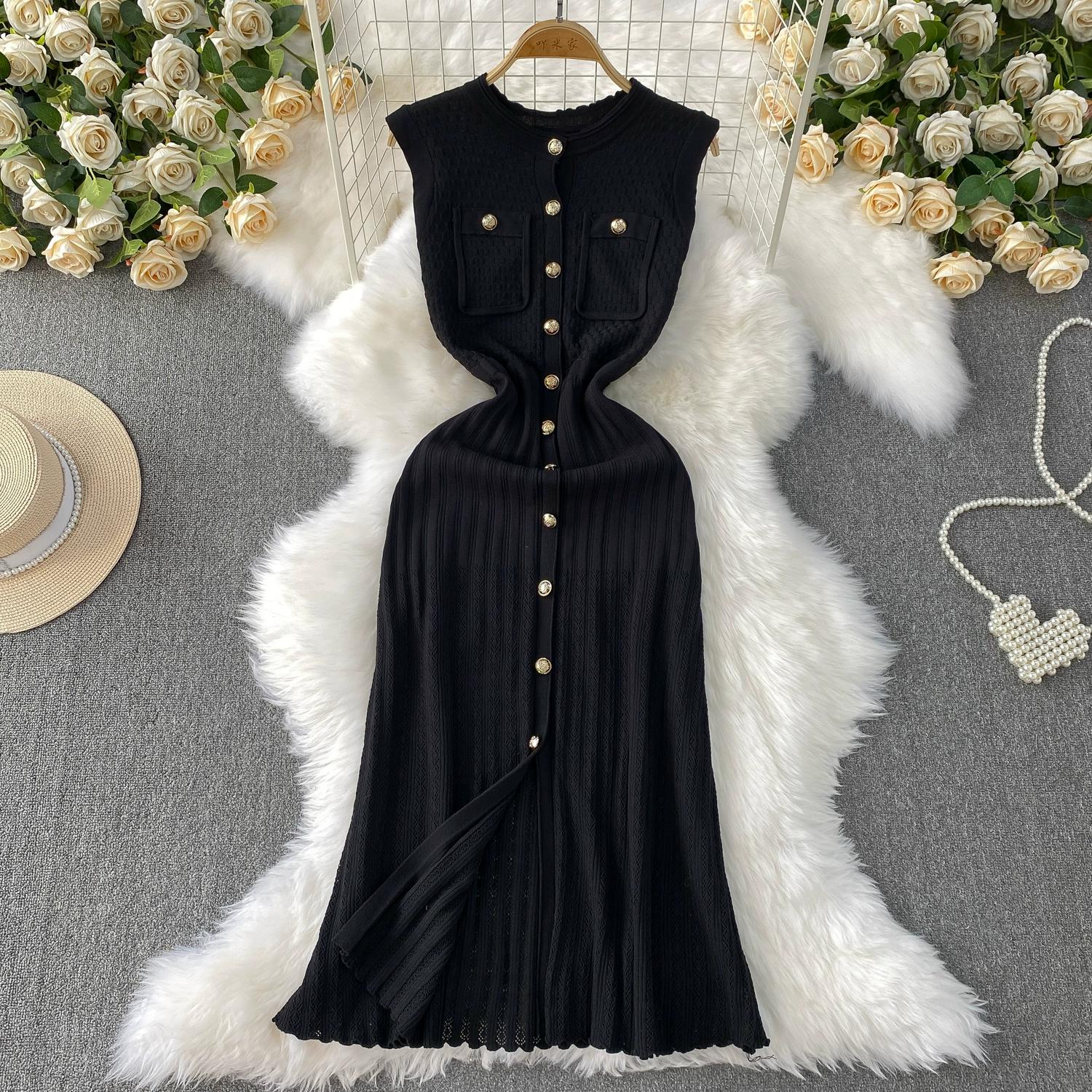 

Летние женские однобортные трикотажные платья-свитера без рукавов с круглым вырезом длиной до середины голени One Size чёрный