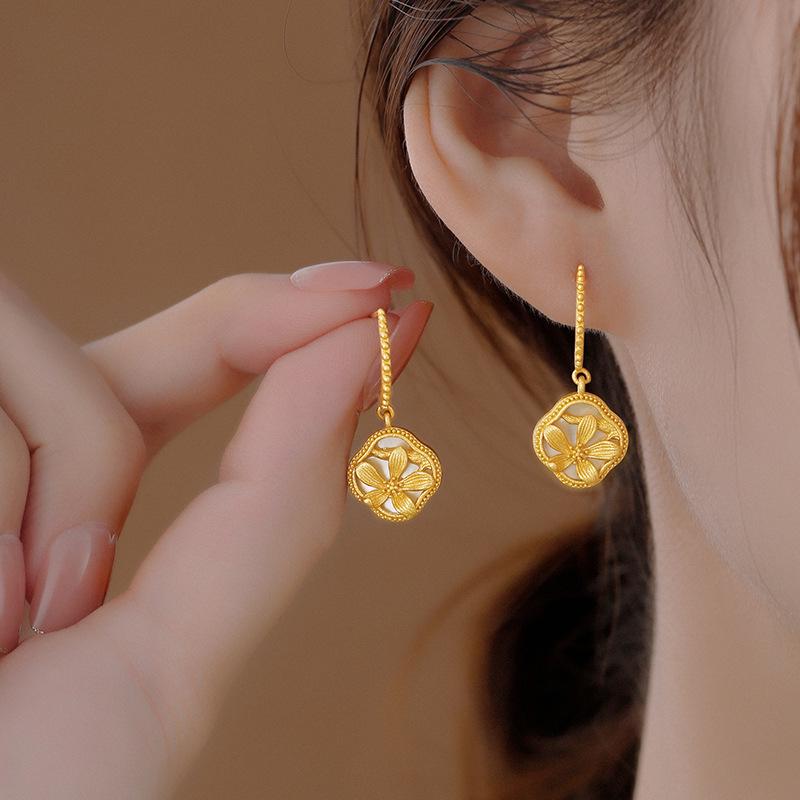 

2024 Pearl Flower Earrings: Classic, Luxurious, High-End Fashion Gift