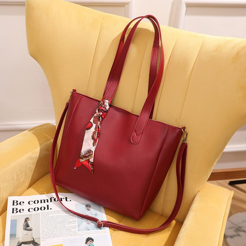 Simple shoulder women's bag, new spring and summer fashion casual shoulder bag, simple underarm tote bag, one generation