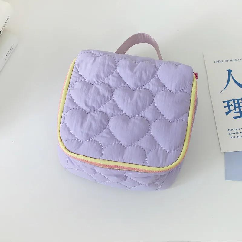 

Korean Version Cute Love Makeup Bag Large Capacity Portable Travel Handbag Wash Bag Dropshipping