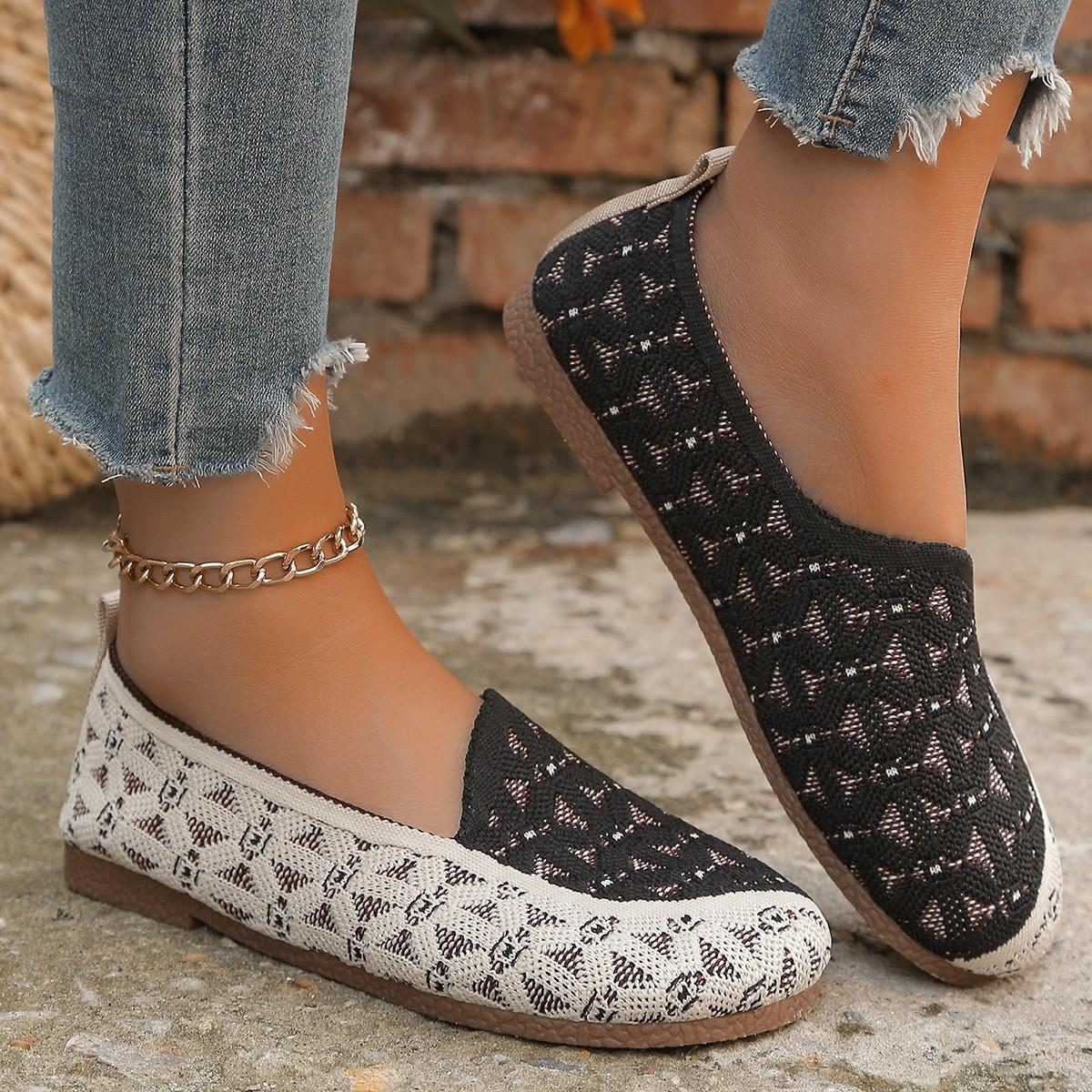 

Large size hollow breathable casual single shoes women s 2024 spring and summer new knitted single shoes one pedal shallow mouth women s shoes 42 чорний