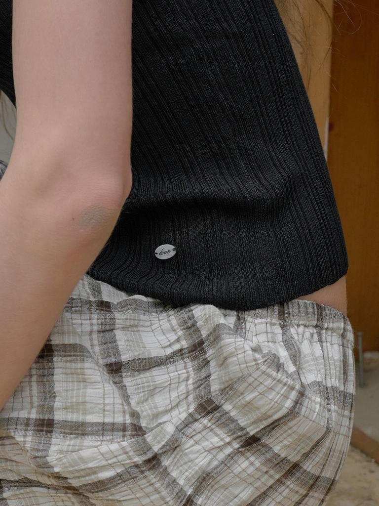 Elssibeui Tencel V-Neck Button Knit_Black