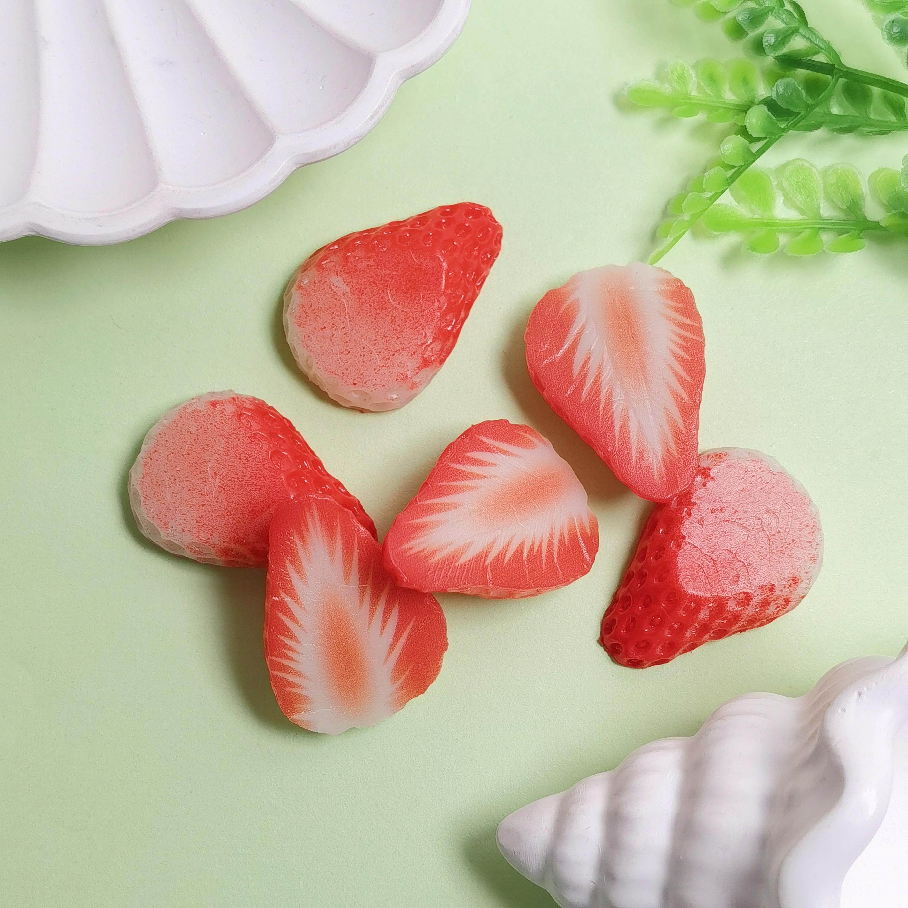 100Pcs/Lot 22*31MM Realistic Strawberry Fruit Resin Charms Miniature Doll House Food Ornaments for Jewelry Making Supplier 22*31mm-100pcs/bag