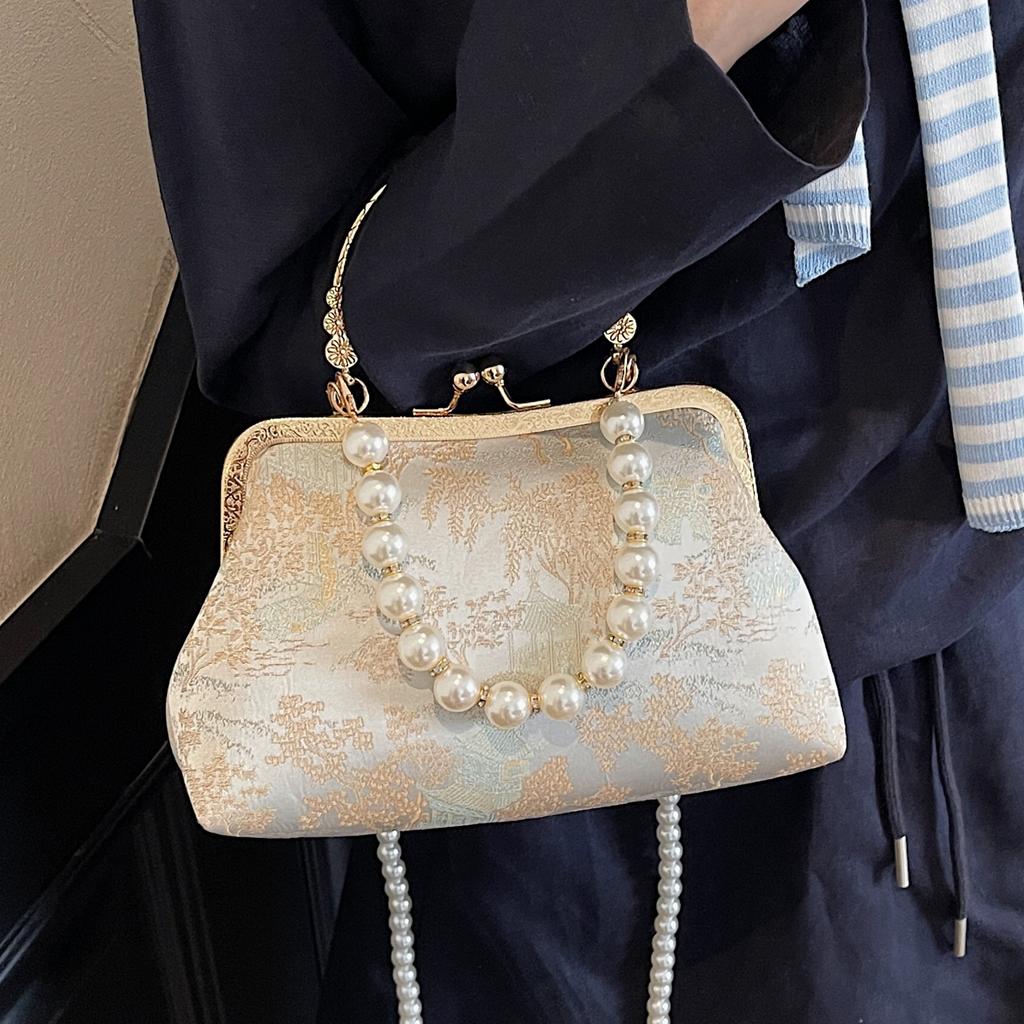 Dinner Embroidery Pearl Portable Shell Bag Women's 2025 Summer New Niche Design Clip Crossbody Bag