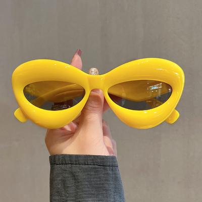 Vintage Designer Y2k Cat Eye Sunglasses Women Men Luxury Big Frame Oversized Shades Trending Eyewear