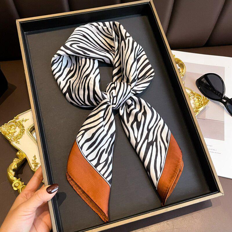 70 cm Beržų Miško Šilko Mišinio Šalikas: Moteriška pavasario/vasaros kvadratinė skarelė aliejinės tapybos stiliumi