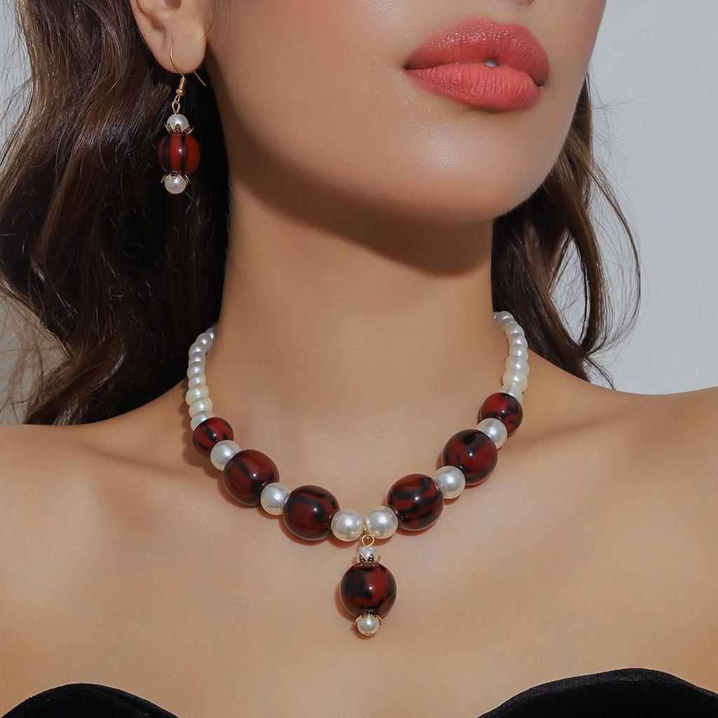 European-American Starfish Necklace & Earring Set: High-End Clavicle Chain, Light Luxury Vacation Style for Women.