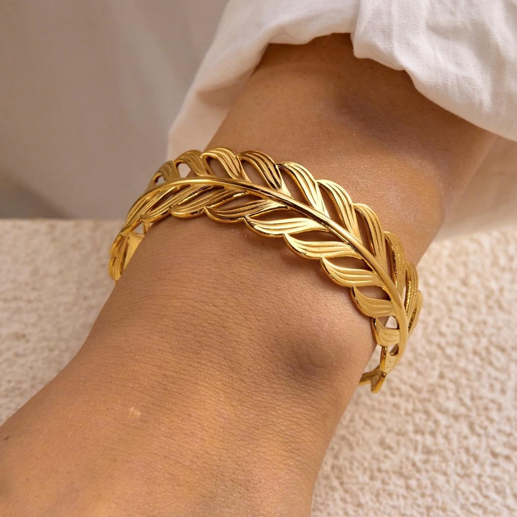 Stainless Steel Textured Snake Hollow Leaf Heart Spliced Open Cuff Bracelets For Women Men Trendy Geometric Bangle Punk Zircon