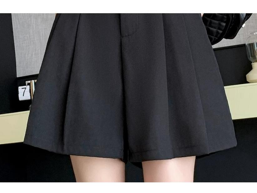 Autumn 2024 High-Waisted Petite Pleated A-Line Culottes - Black Wide-Leg Women's Shorts