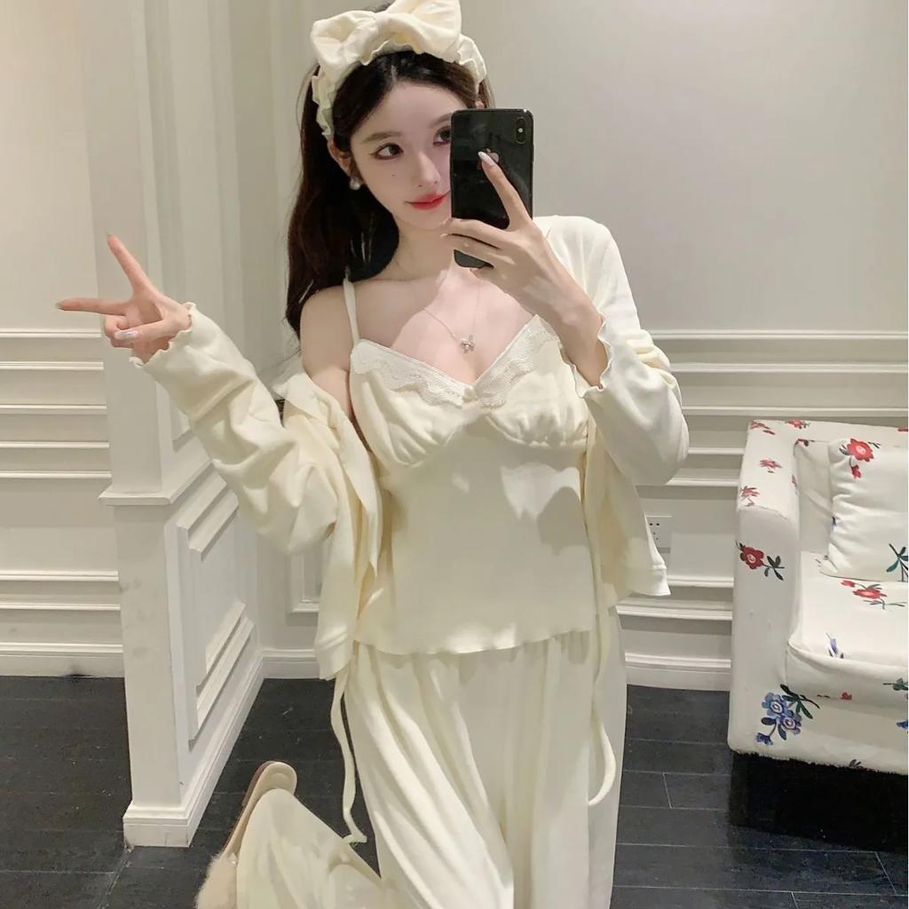 Prinzessinnenstil 3-teiliges Schlafset Sexy Trägertop Hose Insel-Samt Pyjama-Set Warme Hauskleidung Weiche Winter-Loungewear Nachtwäsche