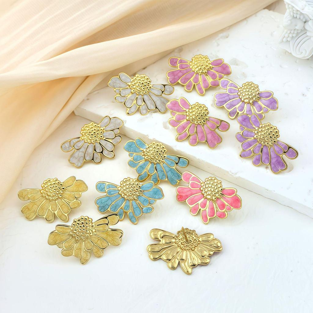 European Stainless Steel Flower Stud Earrings - High-End Design, Women's Fashion, Light Luxury, Popular Accessories