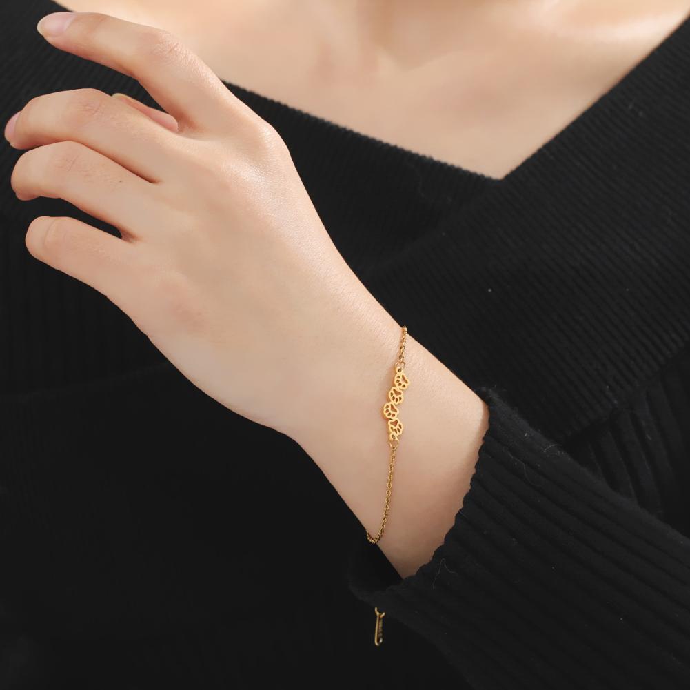 Cazador Hollow Cat Dog Bear Paw Bracelet on Hand Female Cute Animal Charm Kpop Stainless Steel Jewelryfriend Gift Wholesale