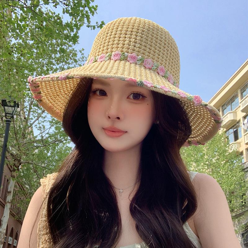 Women's Summer Floral Straw Hat Country Style Beach Vacation Hat Wide Brim Face Slimming Sun Protection Hat for Outdoor Beach Trips Lightweight