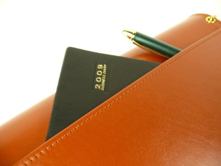 Awaji Bag Workshop Genuine Leather Wide Pouch (Smooth Leather, Brown) [Made in Japan] Cowhide Leather with Lid, Freestanding