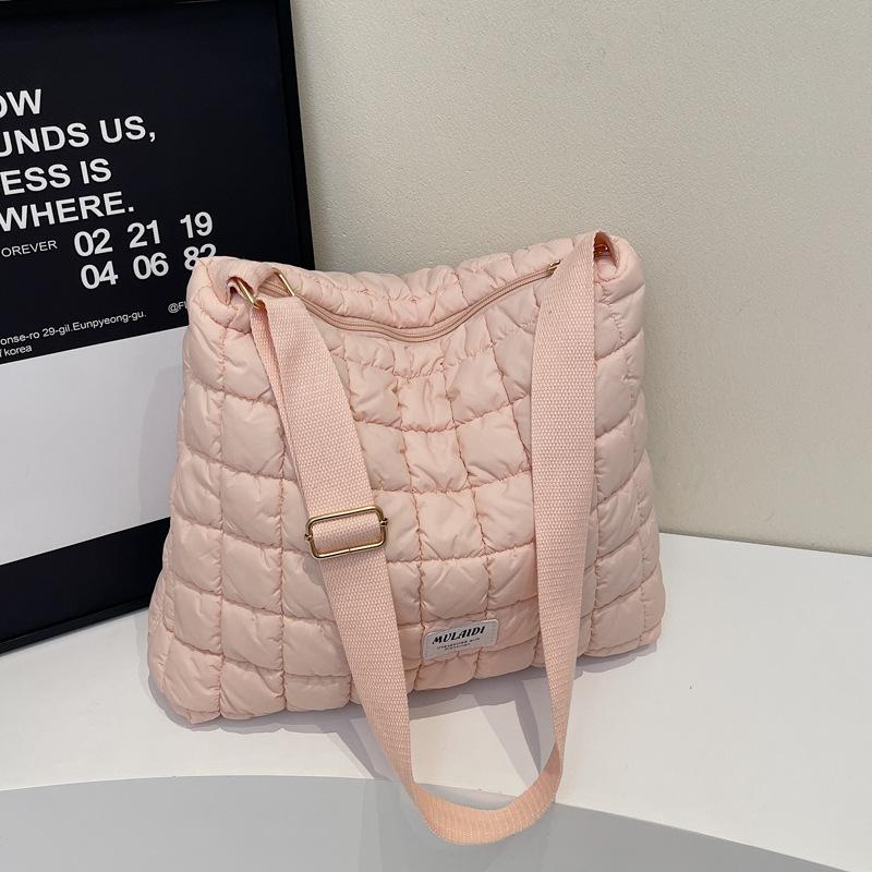 Puff messenger bag women's autumn and winter large-capacity tote bag high-value commuter bag rhombus cotton clothing bag tide