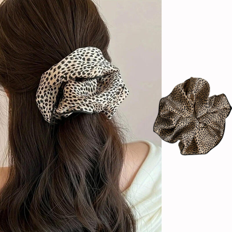

Chloe Leopard Big Scrunchie Gopchang Hairband brown