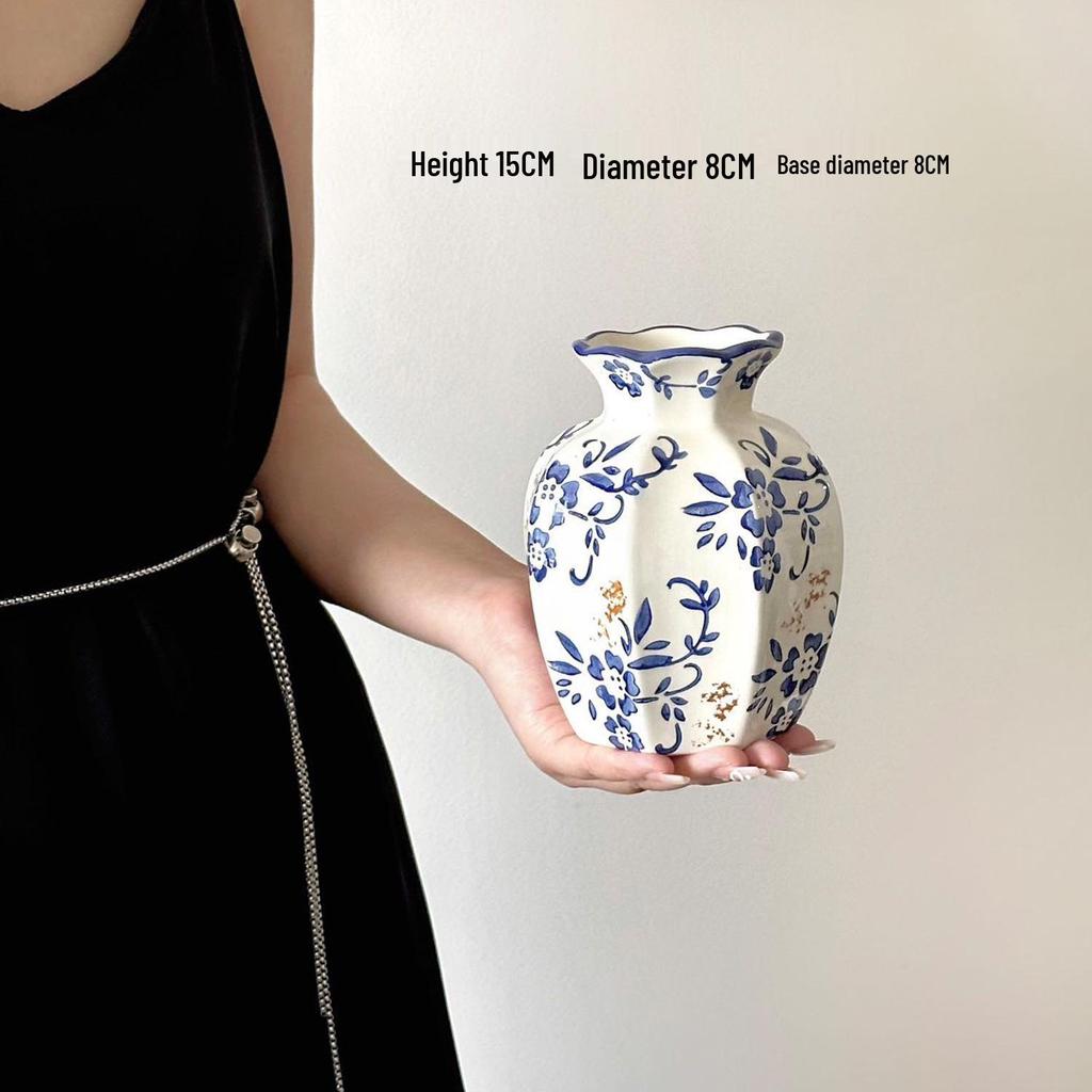 Vintage Blue & White Porcelain Vase for High-End Floral Display – Elegantly Designed Ceramic Ornament for Home Decor