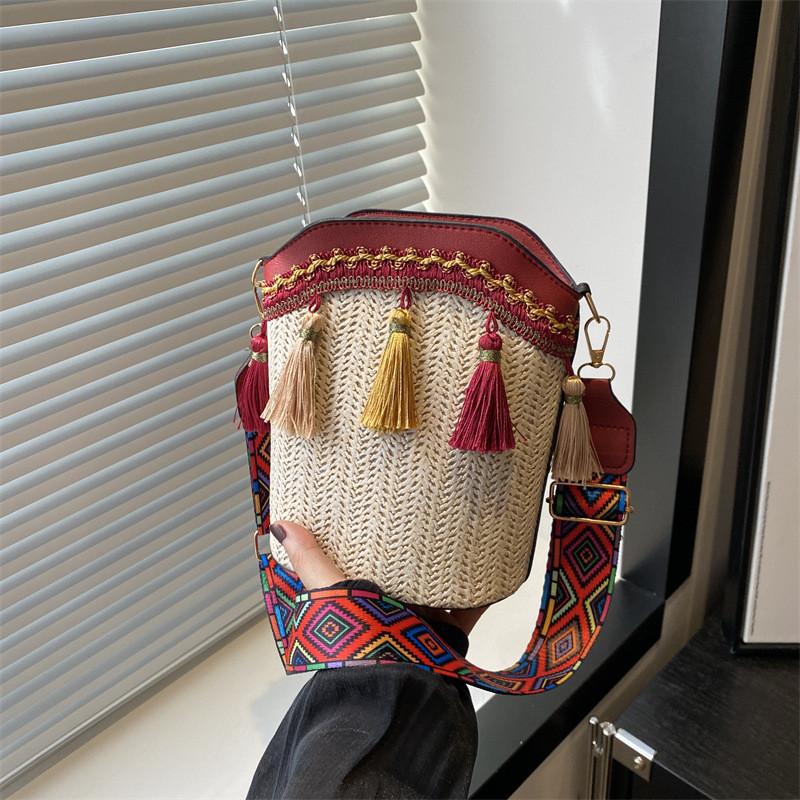 Ethnic Style Woven Bucket Bag With Tassels For Daily Casual Wear
