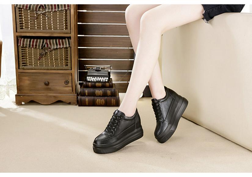 2026 Herbst Koreanischer Stil Dicke Sohle Höhensteigernd Damen Freizeitsportschuhe