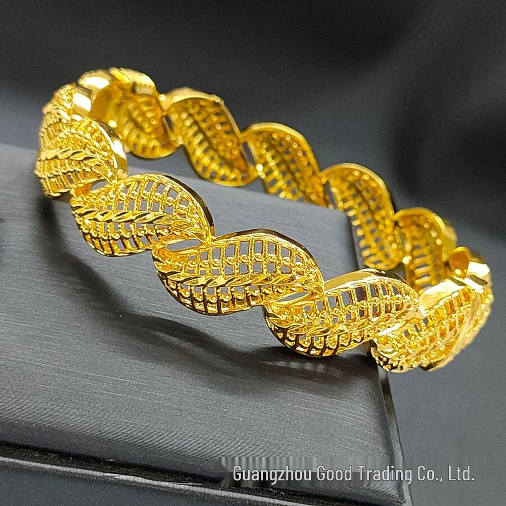 24k Gold Carved Buckle Bracelet: Fade-Resistant Women's Middle East Dubai Jewelry In Vietnamese Sand Gold
