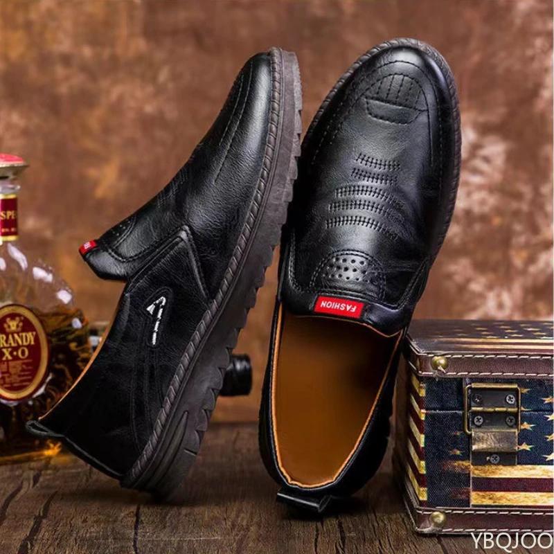 Fashion New Men's Lightweight Shoes Casual Comfortable Flats Light Soft Soled Loafers Fashion Versatile Male Leather Shoes Zapatos Homme