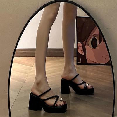 Cool Pantoletten mit hohen Absätzen 2025 neue Mode vielseitige Zehenpartie dicker Boden rutschfest lässige Flip-Flops trendiger und bequemer Absatz